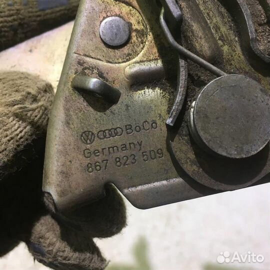 Замок капота Фольксваген Пассат Б3