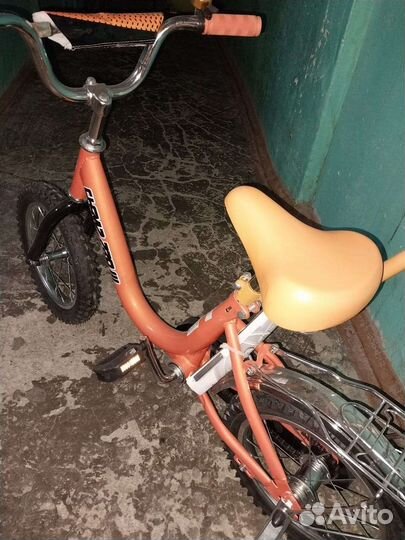 Трехколесный велосипед