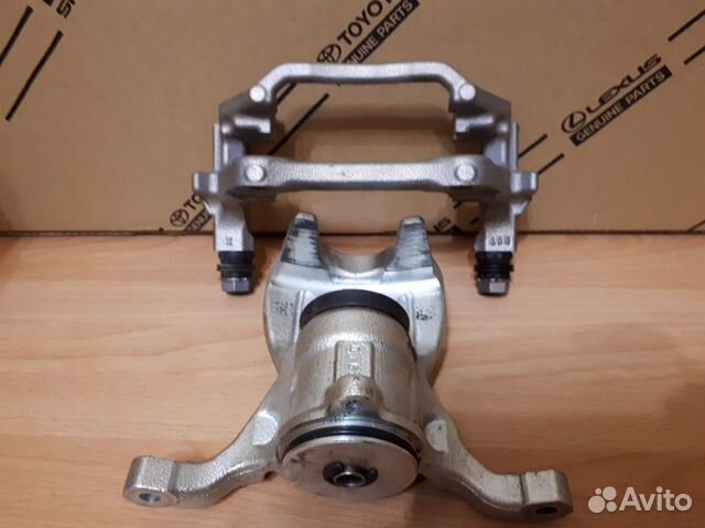 Тойота C-HR суппорт задний левый