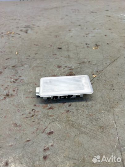 Плафон подсветки салона Bmw 5 G30 2.0 2020