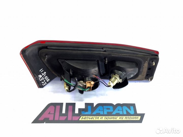 Фонарь задний задний правый Mitsubishi Legnum EC5W