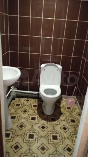 Комната 10 м² в 5-к., 2/2 эт.