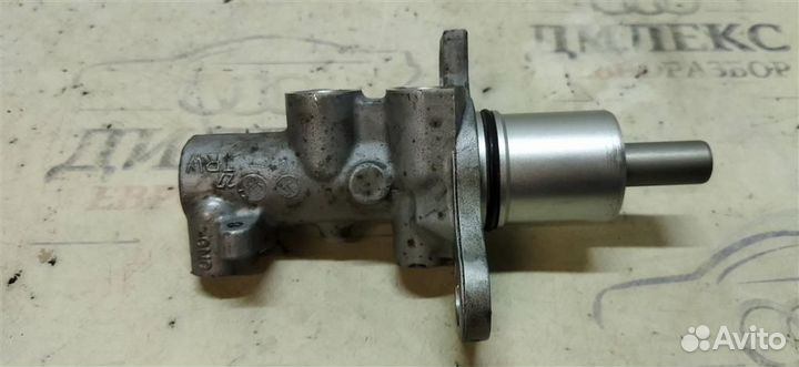 Цилиндр тормозной главный Audi A8 D3 4E 2004-20