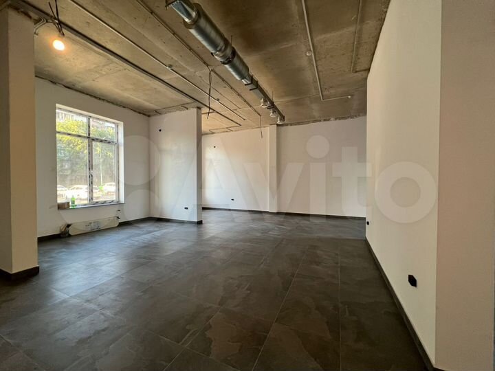 1 этаж с ремонтом в жилом комплексе, 125 м2