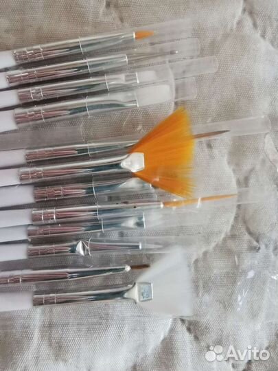 Кисти для маникюра