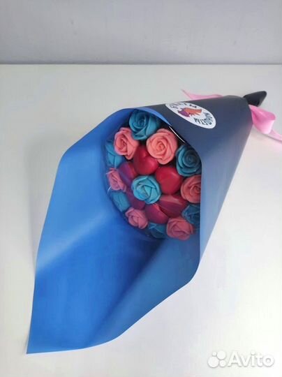 Шоколадные Розы и Сердца - 19 шт в Букете