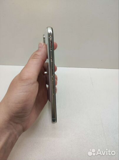 Телефон iPhone x