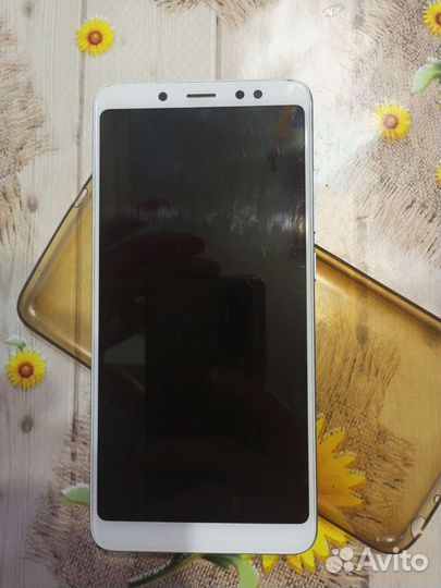 Xiaomi Redmi 5, 4/64 ГБ