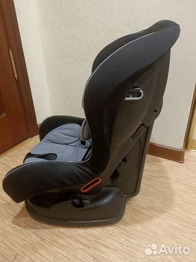 Автомобильное кресло