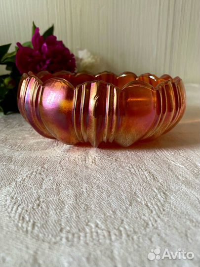 Антикварные вазы, карнавальное стекло