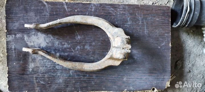 Поворотный кулак Инфинити фх 3.5 с51