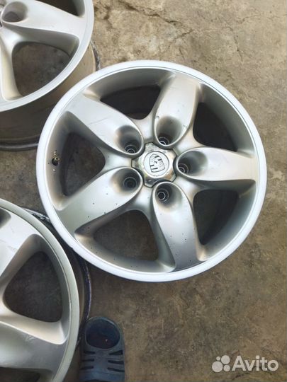 R18/5/130 на Porsh Сayen, Wv Toureg, AudI Q7