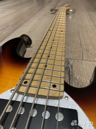 Бас гитара 5 струн Harley Benton