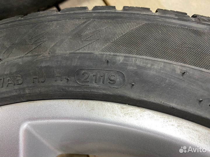 Оригинальные диски с зимней резиной r17 VAG