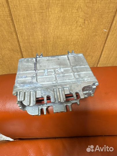 Audi 80 b4 блок управления двигателем