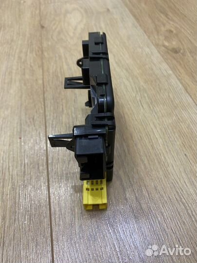 Блок управления подрулевыми переключателями VAG