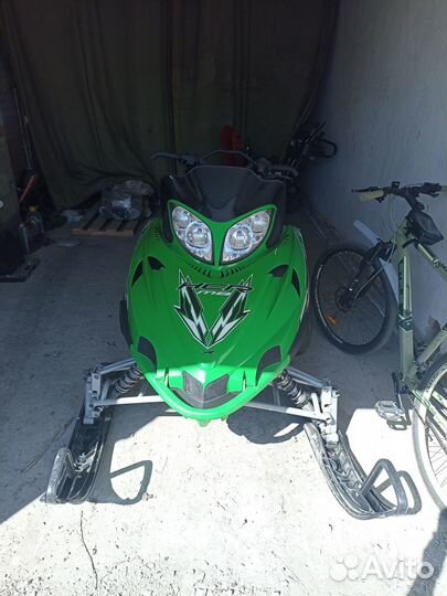Продам снегоход Arctic Cat M8