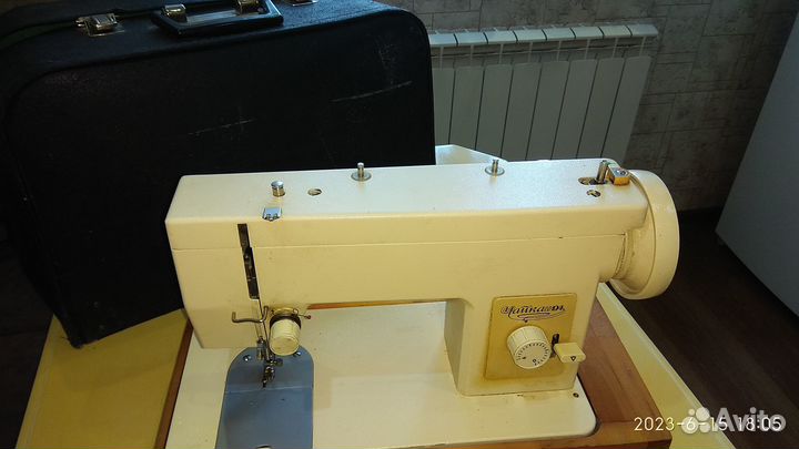 Швейная машинка Чайка 104