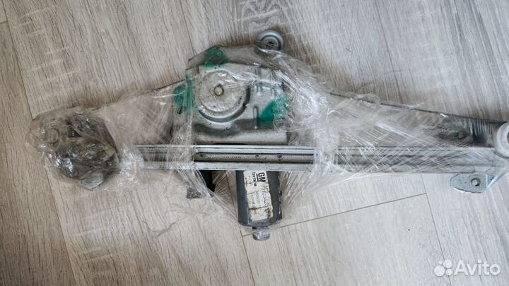 Стеклоподъемник задний левый Opel Astra H