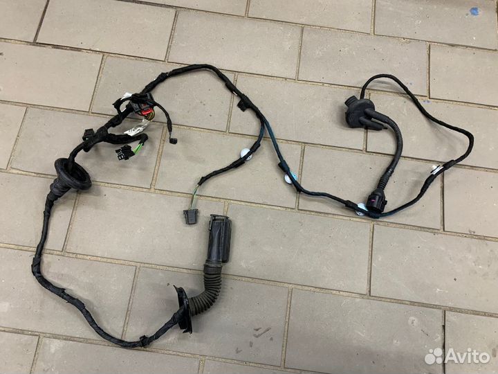 Проводка, коса двери передней правой Q3 (8U)