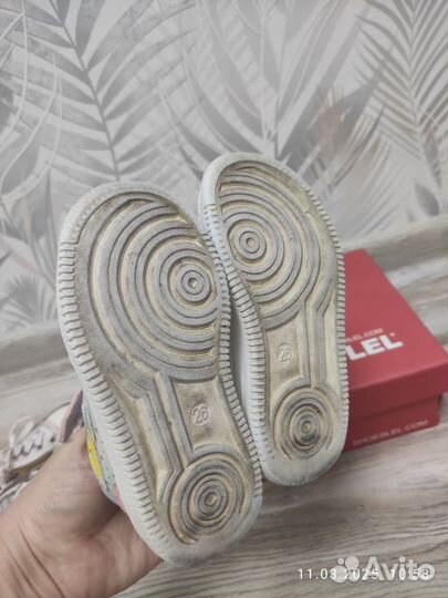 Кроссовки для девочки