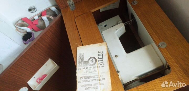 Швейная машина Чайка 143