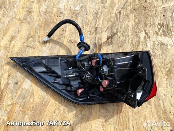 Задний левый правый фонарь Тойота рав4 2018-2023