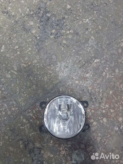 Туманка Renault Logan 2012