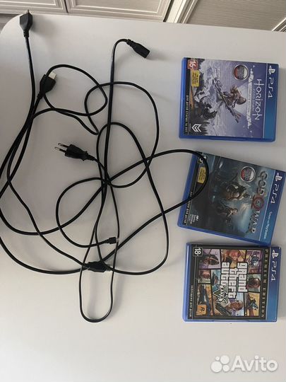 Sony PS4 pro 1tb торг уместен