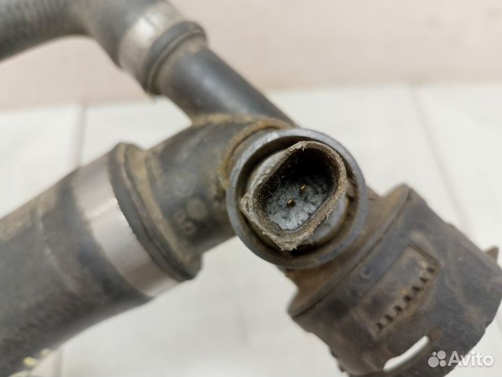 Патрубок системы охлаждения