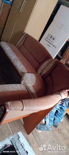 Кухонный уголок со столом