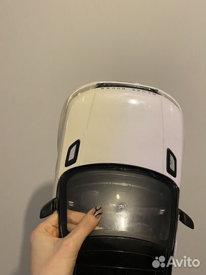 Машинка Range Rover Sport в масштабе 1:14