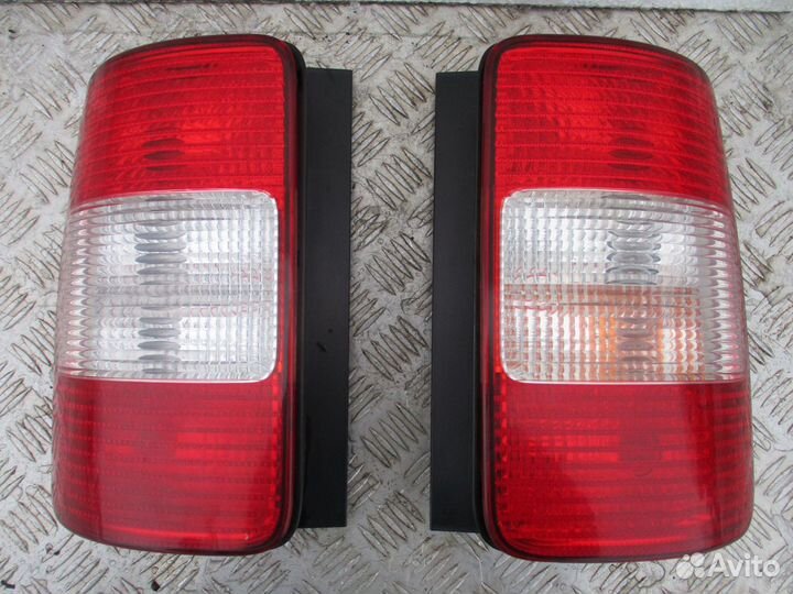Фонарь задний Volkswagen Caddy 3 2007г
