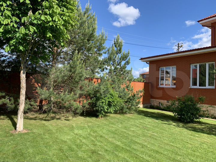 Дом 660 м² на участке 30 сот.