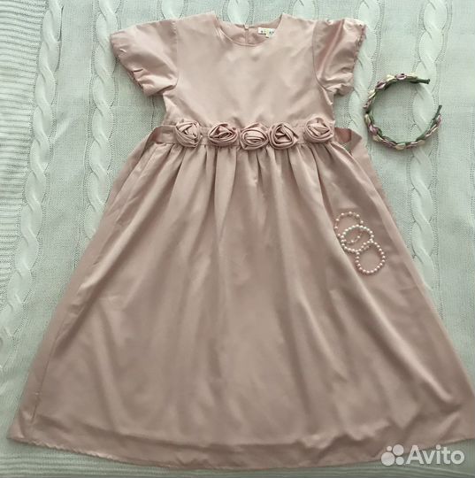 Платье нарядное для девочки 140см