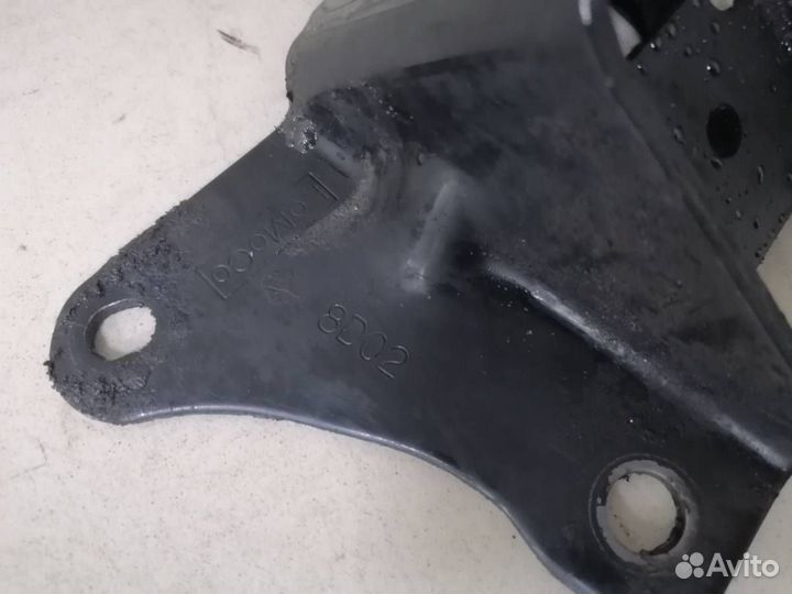 Кронштейн опоры двигателя Mazda BT-50 2006-2012