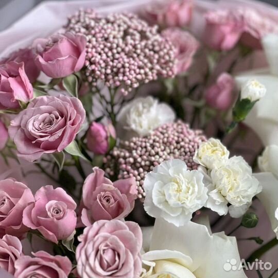 Авторский стильный букет с розами