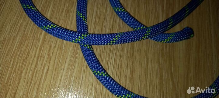 Гимнастическая скакалка