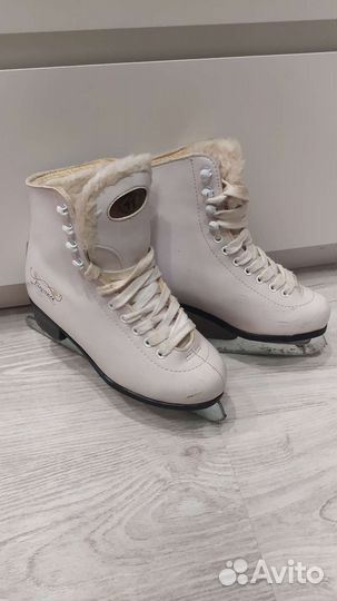 Коньки фигурные с мехом elegance 33