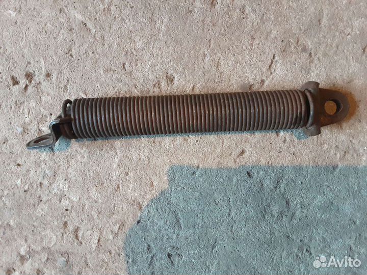 Пружина дверная