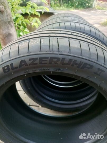 Compasal Blazer UHP II 215/55 R17