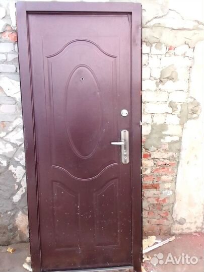 Дверь входная металлическая правая бу