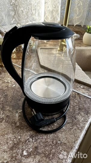 Электрический стеклянный чайник с синей подсветкой