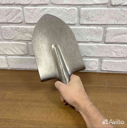 Титановая лопата
