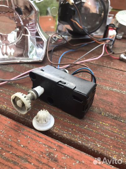 Линза фары Peugeot 407