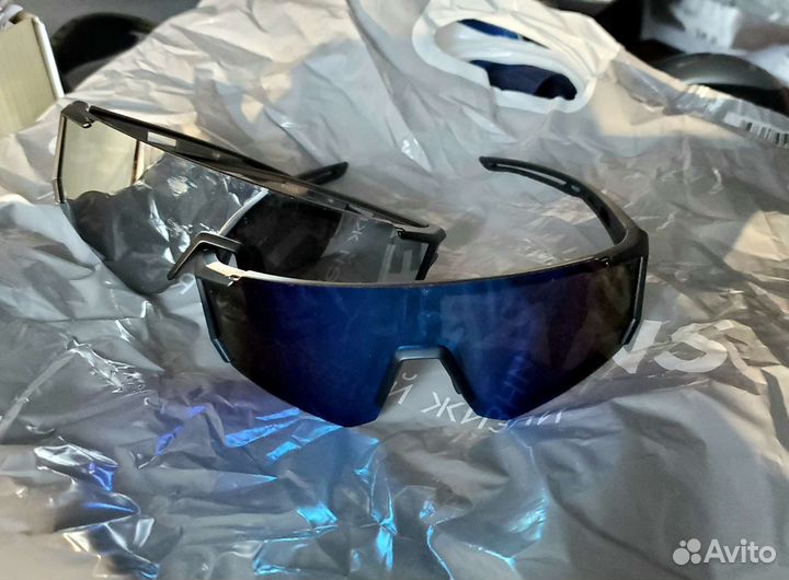 Очки солнцезащитные