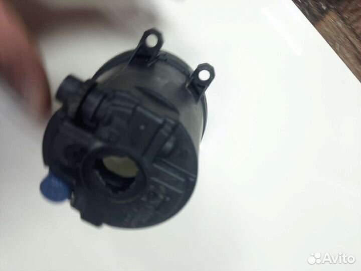 Туманка правая есть подушк двигателя,подкрылок ле