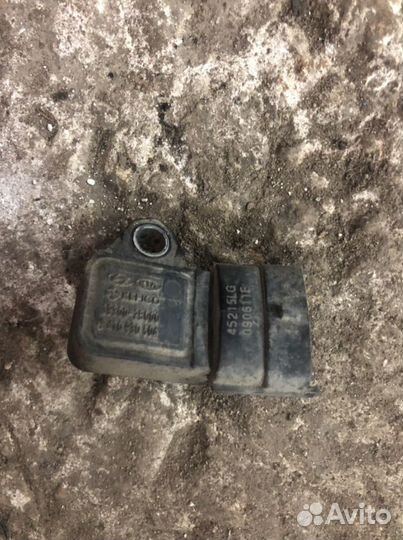 Датчик расхода воздуха Kia Rio 3