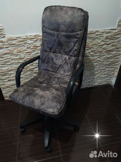 Компьютерное кресло новое