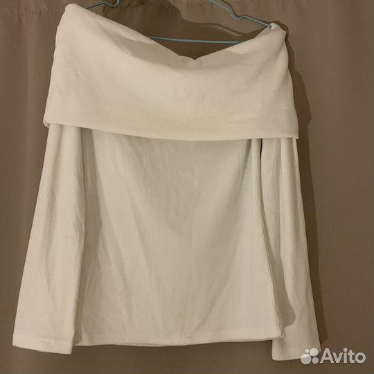 Кофта с открытыми плечами